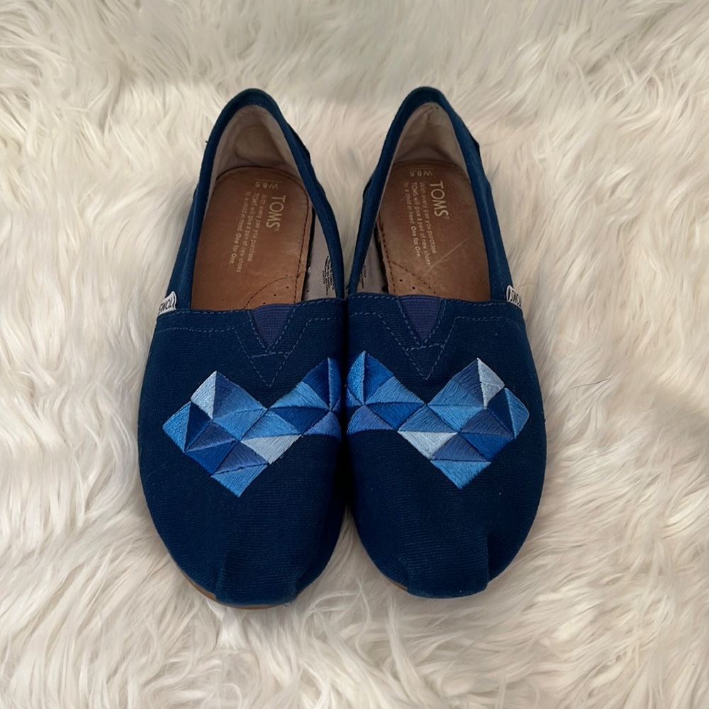 TOMS Women’s Canvas Shoe